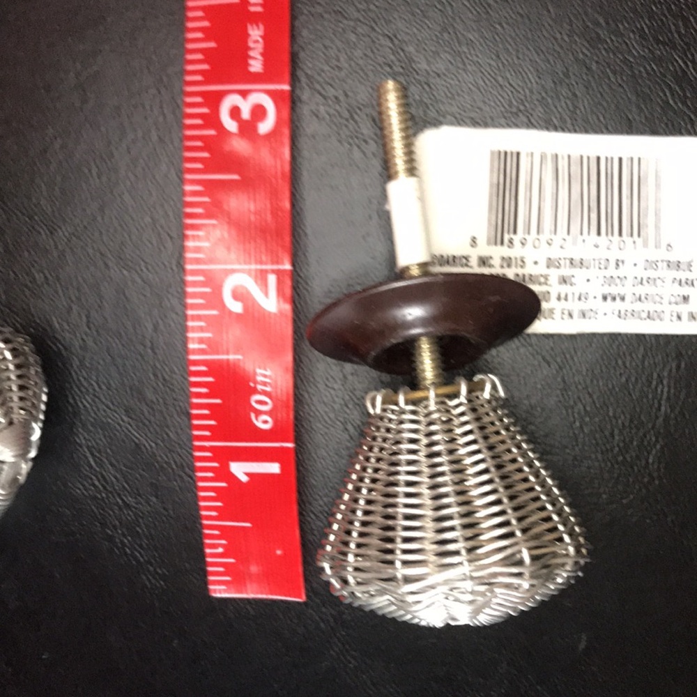 Two drawer knobs - Picture 5 of 5